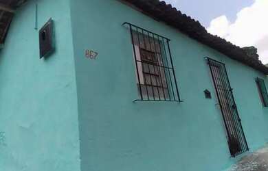 Imagem: A casa possui 1 Dormitório, 1 Banheiro e está localizado