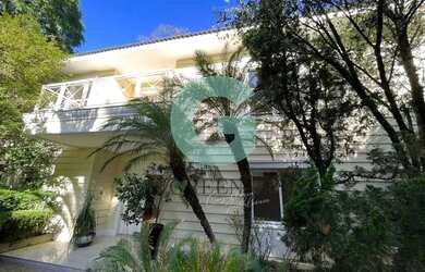 Imagem: A casa em condomínio possui 4 Dormitórios, 5 Banheiros, 5