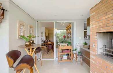 Imagem: O apartamento possui 4 Dormitórios, 5 Banheiros, 4 Vagas na