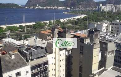 Imagem: O depósito possui 1 Vaga na garagem, 30m² de Área e está