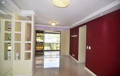 Imagem: O apartamento possui 4 Dormitórios, 3 Banheiros, 2 Vagas na