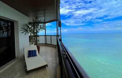 Imagem 11: Luxuoso apartamento de frente para o mar em condomínio de alto padrão...