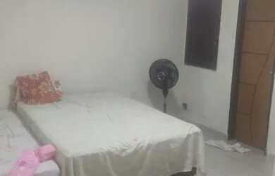 Imagem: A casa possui 2 Dormitórios, 2 Banheiros e está localizado