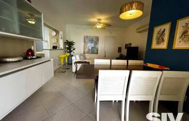 Imagem: O apartamento possui 4 Dormitórios, 1 Banheiro, 2 Vagas na