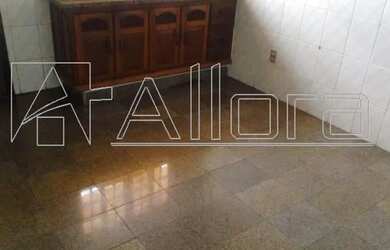 Imagem: A casa possui 3 Dormitórios, 2 Banheiros, 5 Vagas na garagem