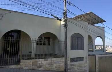 Imagem: Casa a venda no centro de Varginha