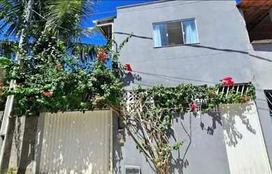 Imagem: A casa possui 2 Dormitórios, 2 Banheiros, 2 Vagas na garagem