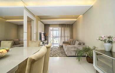 Imagem 2: Apartamento no Edifício Orbit: Oportunidade de Venda e Locação em Ponto Estratégico de Cur