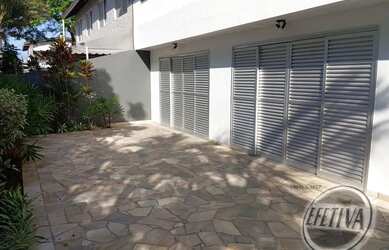 Imagem 5: Oportunidade Única: Casa no Centro de Guaratuba com Suíte e Churrasqueira