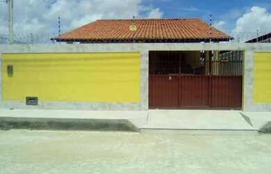 Imagem: A casa possui 2 Dormitórios, 2 Banheiros, 1 Vaga na garagem