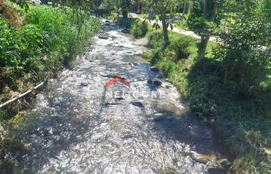Imagem: A casa em condomínio possui 3 Dormitórios, 1 Banheiro, 2 Vagas