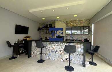 Imagem: A casa em condomínio à venda possui 4 Dormitórios, 5 Banheiros