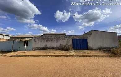 Imagem: A casa possui 3 Dormitórios, 1 Banheiro e 203m² de Área e