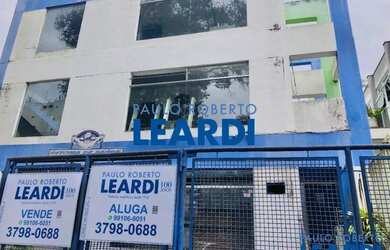 Imagem: O depósito possui 4 Vagas na garagem, 526m² de Área e está