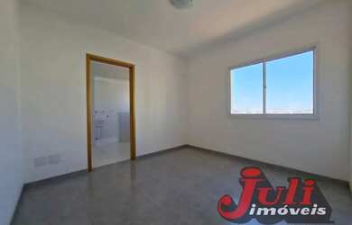 Imagem: O apartamento possui 1 Dormitório, 1 Banheiro, 1 Vaga na garagem