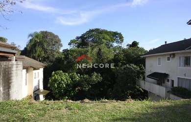 Imagem: O terreno possui 516m² de Área e está localizado em Golf