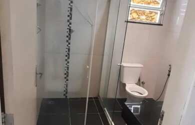 Imagem 15: VENDO CASA PRECISO DESMEMBRAR DESCONTO NO VALOR. SEGUNDO ANDAR ENTRADA...