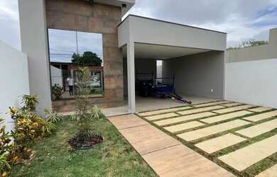 Imagem: A casa em condomínio possui 4 Dormitórios, 4 Banheiros, 2