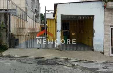 Imagem: A casa possui 2 Dormitórios, 1 Banheiro, 4 Vagas na garagem