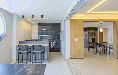 Imagem: O apartamento possui 4 Dormitórios, 5 Banheiros, 4 Vagas na