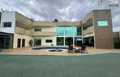 Imagem: A casa possui 5 Dormitórios, 5 Banheiros, 5 Vagas na garagem