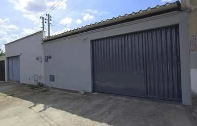 Imagem: A casa possui 2 Dormitórios, 1 Banheiro, 1 Vaga na garagem