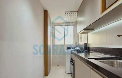 Imagem: O apartamento possui 2 Dormitórios, 1 Banheiro, 1 Vaga na garagem