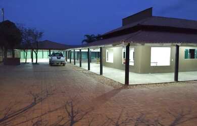 Imagem 14: Estância Cerrado. Acomodam 10 pessoas, 5 Vagas na garageme3 Dormitórios