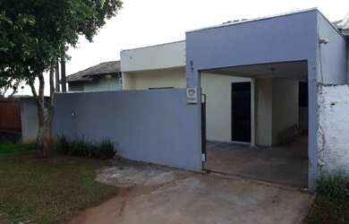 Imagem: A casa possui 2 Dormitórios, 1 Banheiro, 1 Vaga na garagem