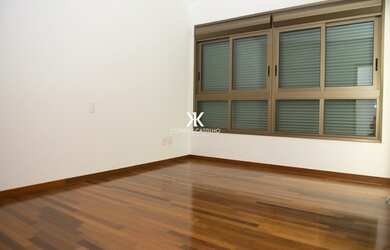 Imagem: O apartamento possui 5 Dormitórios, 5 Banheiros, 5 Vagas na