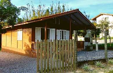 Imagem 6: Linda casa em Imbituba, localizada no bairro Alto Arroio a 200 metros...
