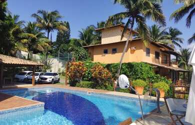 Imagem: A casa possui 5 Dormitórios, 2 Banheiros, 5 Vagas na garagem