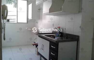 Imagem: O apartamento possui 2 Dormitórios, 1 Banheiro, 1 Vaga na garagem