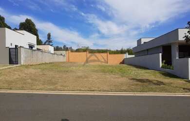 Imagem: O terreno possui 452m² de Área e está localizado em Alphaville