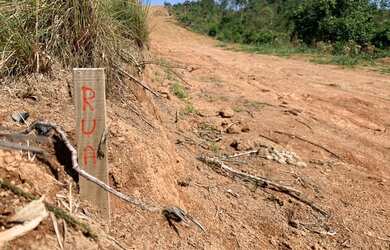 Imagem 3: Terreno com acesso. Piscinae600m² de Área