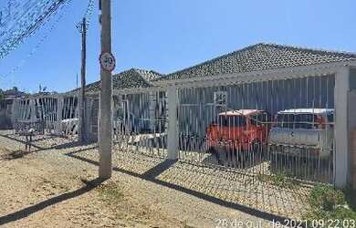 Imagem: A casa possui 2 Dormitórios, 1 Banheiro, 1 Vaga na garagem