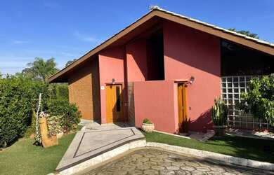 Imagem: A casa em condomínio possui 3 Dormitórios, 3 Banheiros, 2