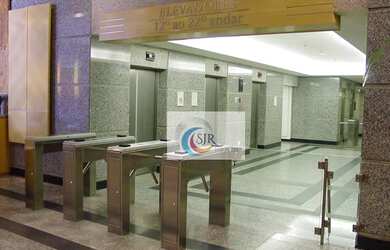 Imagem 12: O Centro de Controle é totalmente informatizado, cuidando sem interrupção de uma gama comp