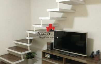 Imagem: A casa possui 2 Dormitórios, 1 Banheiro, 1 Vaga na garagem