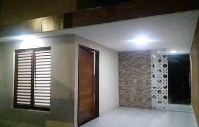 Imagem: A casa possui 3 Dormitórios, 2 Banheiros, 1 Vaga na garagem