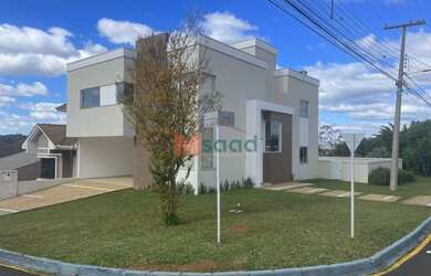 Imagem: A casa em condomínio possui 3 Dormitórios, 2 Banheiros, 2