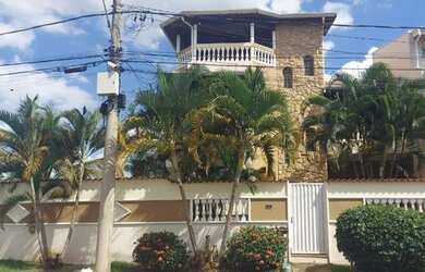 Imagem: A casa em condomínio possui 4 Dormitórios, 4 Banheiros, 4