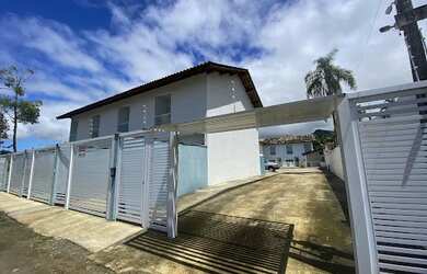 Imagem 1: Sobrados na praia de Massaguaçu