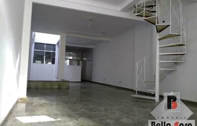 Imagem: O depósito possui 1 Vaga na garagem e 175m² de Área e está