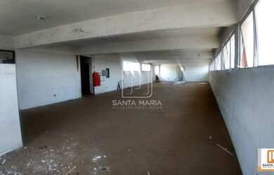 Imagem: O depósito possui 5 Vagas na garagem, 600m² de Área e está