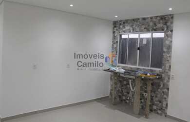 Imagem: A casa possui 2 Dormitórios, 1 Banheiro, 2 Vagas na garagem