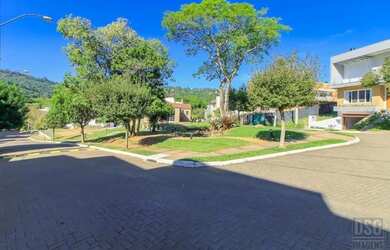 Imagem 3: Vende-se Linda Casa Mobiliada em Condomínio Fechado na Zona Sul POA