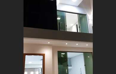 Imagem: A casa possui 3 Dormitórios, 4 Banheiros, 1 Vaga na garagem