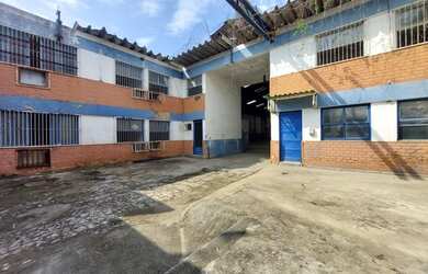 Imagem: O depósito possui 5 Vagas na garagem, 1.000m² de Área e