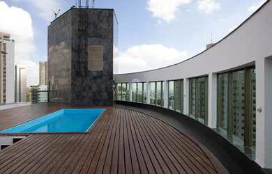 Imagem: O apartamento na cobertura possui 4 Dormitórios, 5 Banheiros